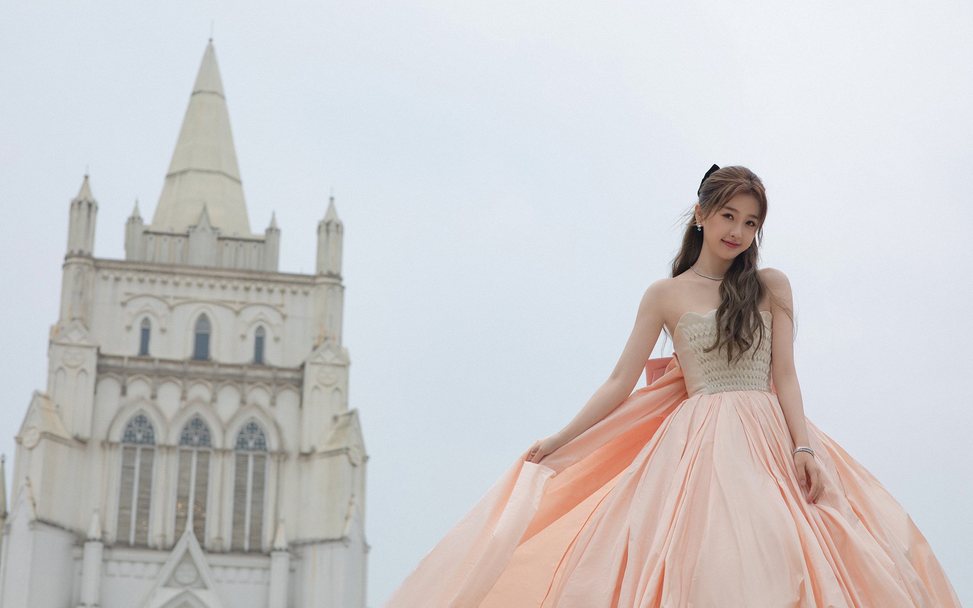 拜仁慕尼黑客场1-0小胜奥格斯堡，艰难取胜，德甲拜仁慕尼黑对奥格斯堡