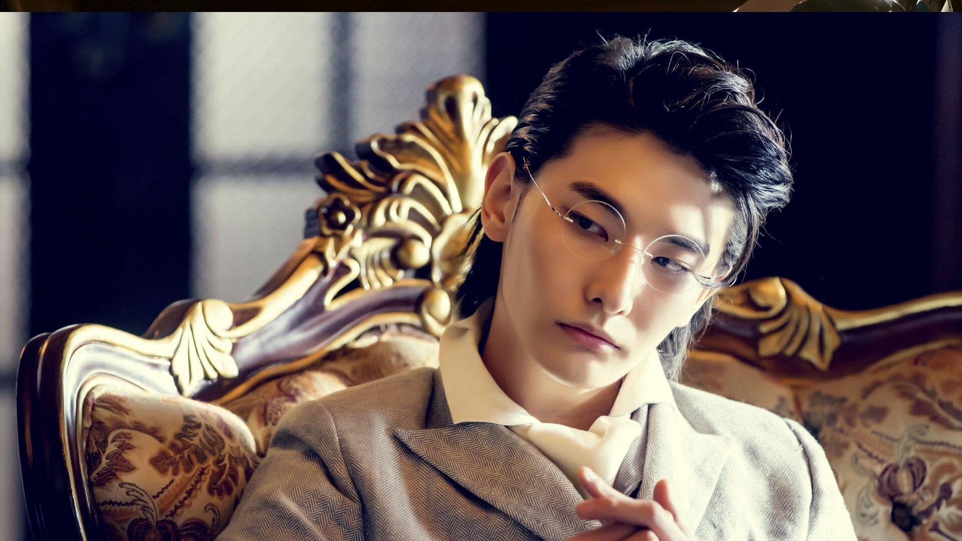 九游下载官网-沙尔克球员受伤退赛，对球队士气产生影响，沙尔克本赛季两次换帅